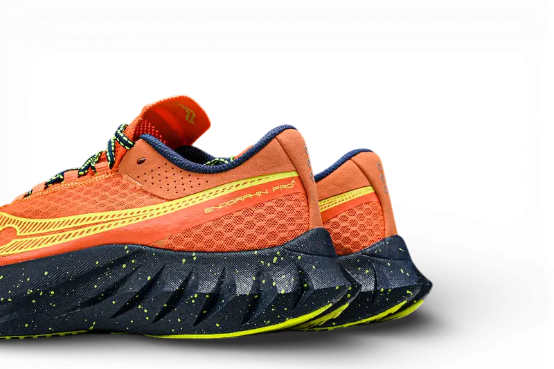 Endorphin Pro 4 - orange et noir - RunningUpscale.com