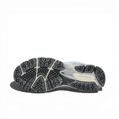 NB 2002R Protection - Bleu Clair - RunningUpscale.com