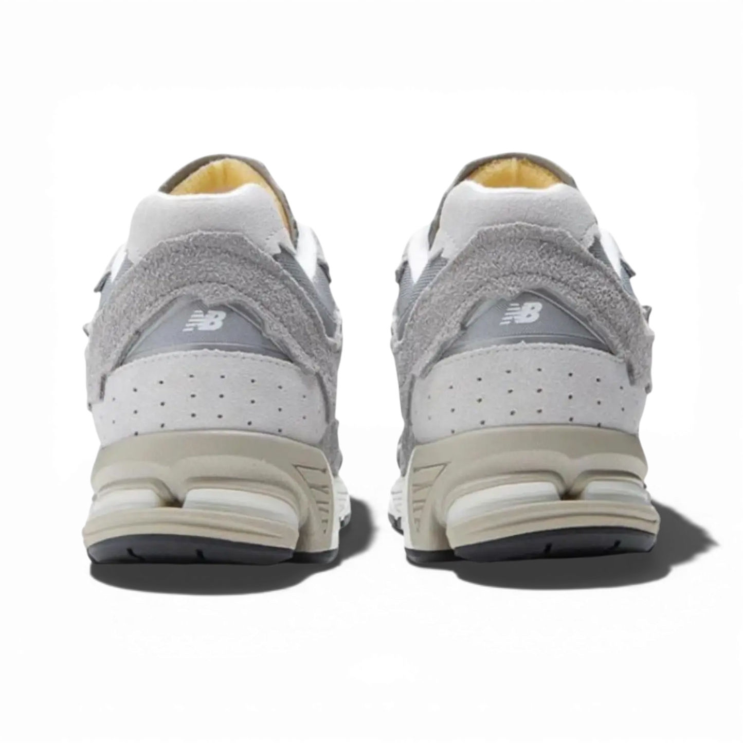 NB 2002R Protection Gris clair - RunningUpscale.com