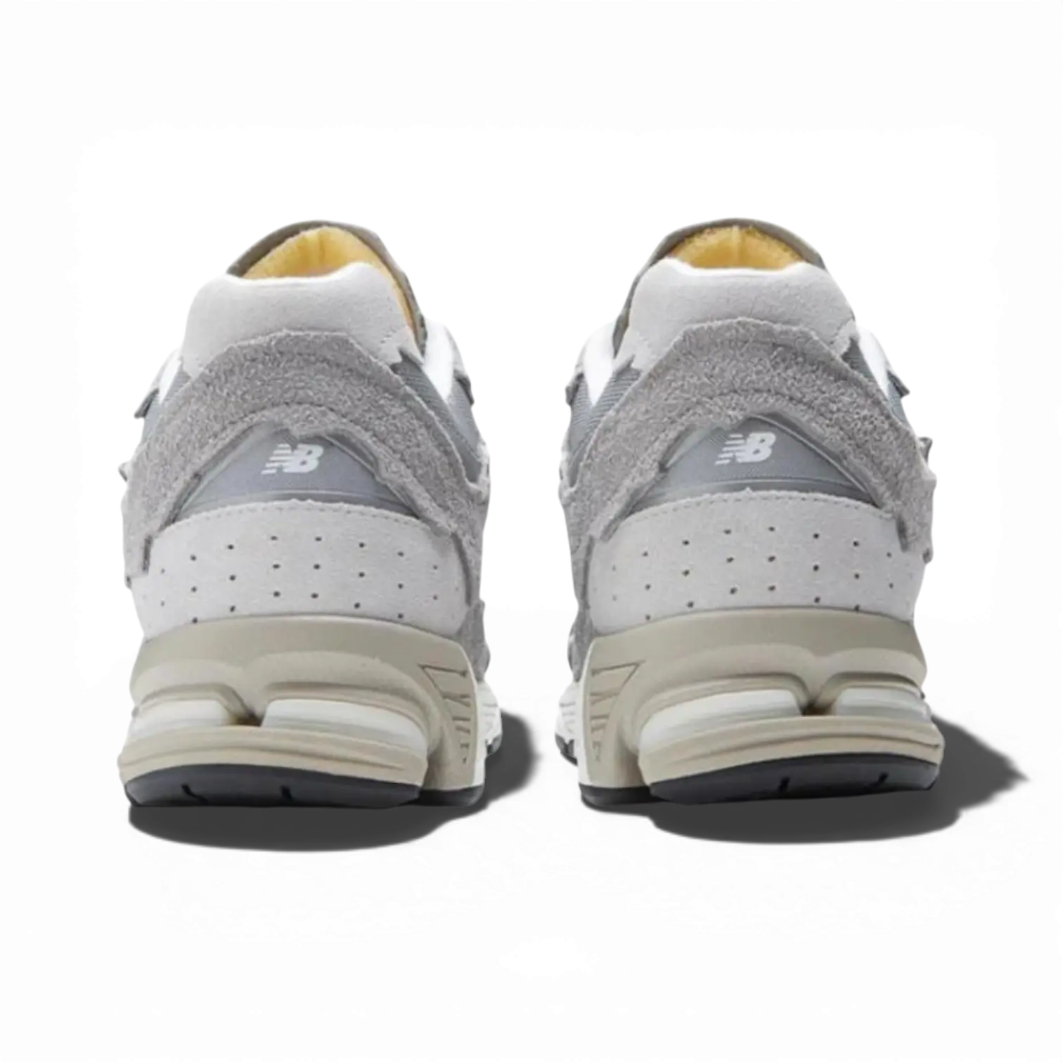 NB 2002R Protection Gris clair - RunningUpscale.com