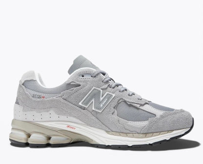 NB 2002R Protection Gris clair - RunningUpscale.com