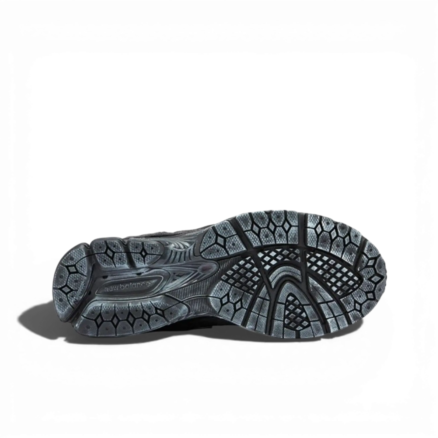 NB 2002R Protection Noir - RunningUpscale.com