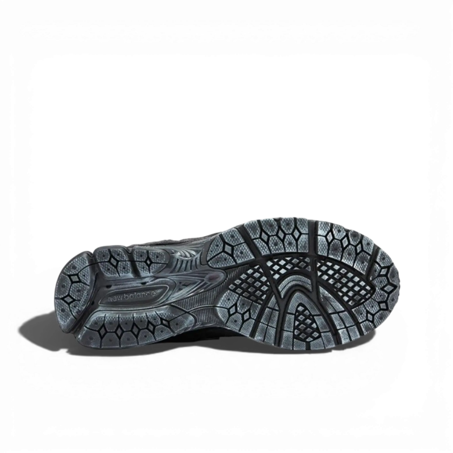 NB 2002R Protection Noir - RunningUpscale.com