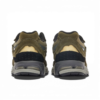 NB 2002R Protection Vert kaki - RunningUpscale.com
