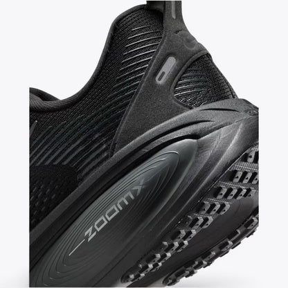 Nike Vomero 18 Triple Black