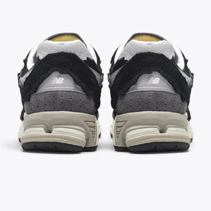 New Balance 2002R Protection Pack Black Grey New Balance