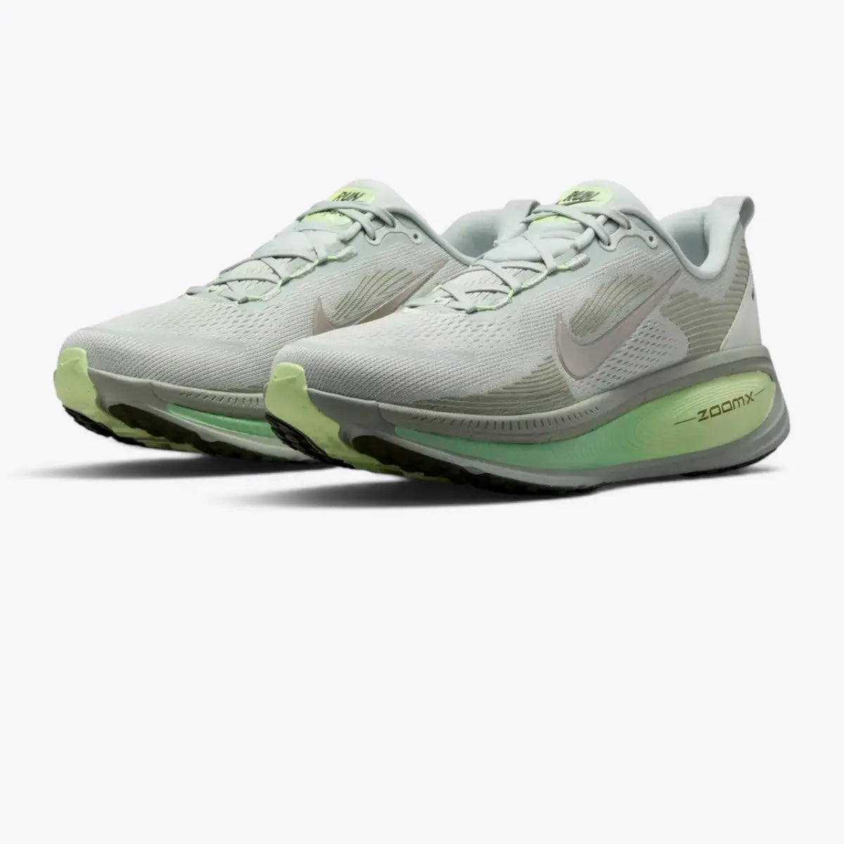 Nike Vomero 18 Light Silver College Grey Barely Volt Nike