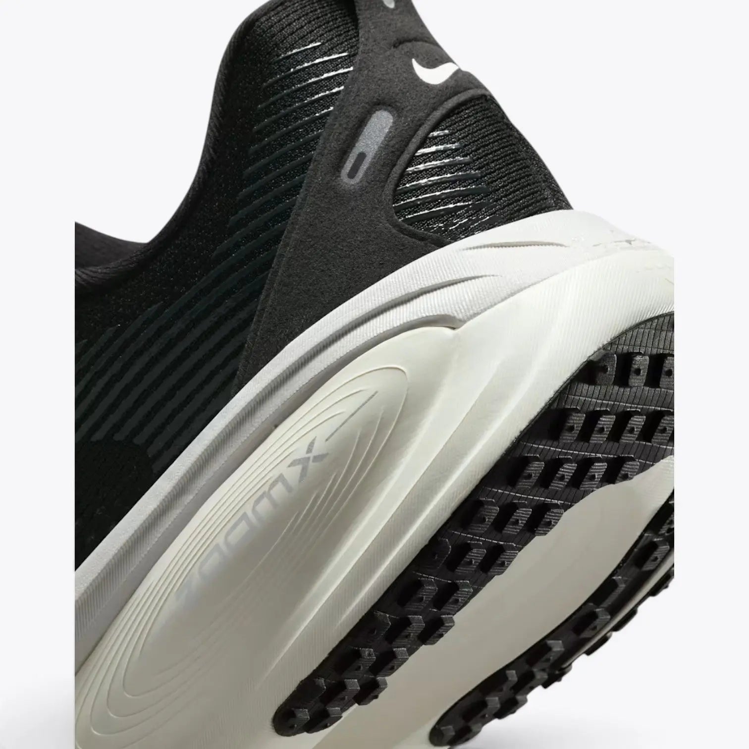 Nike Vomero 18 White Black Nike