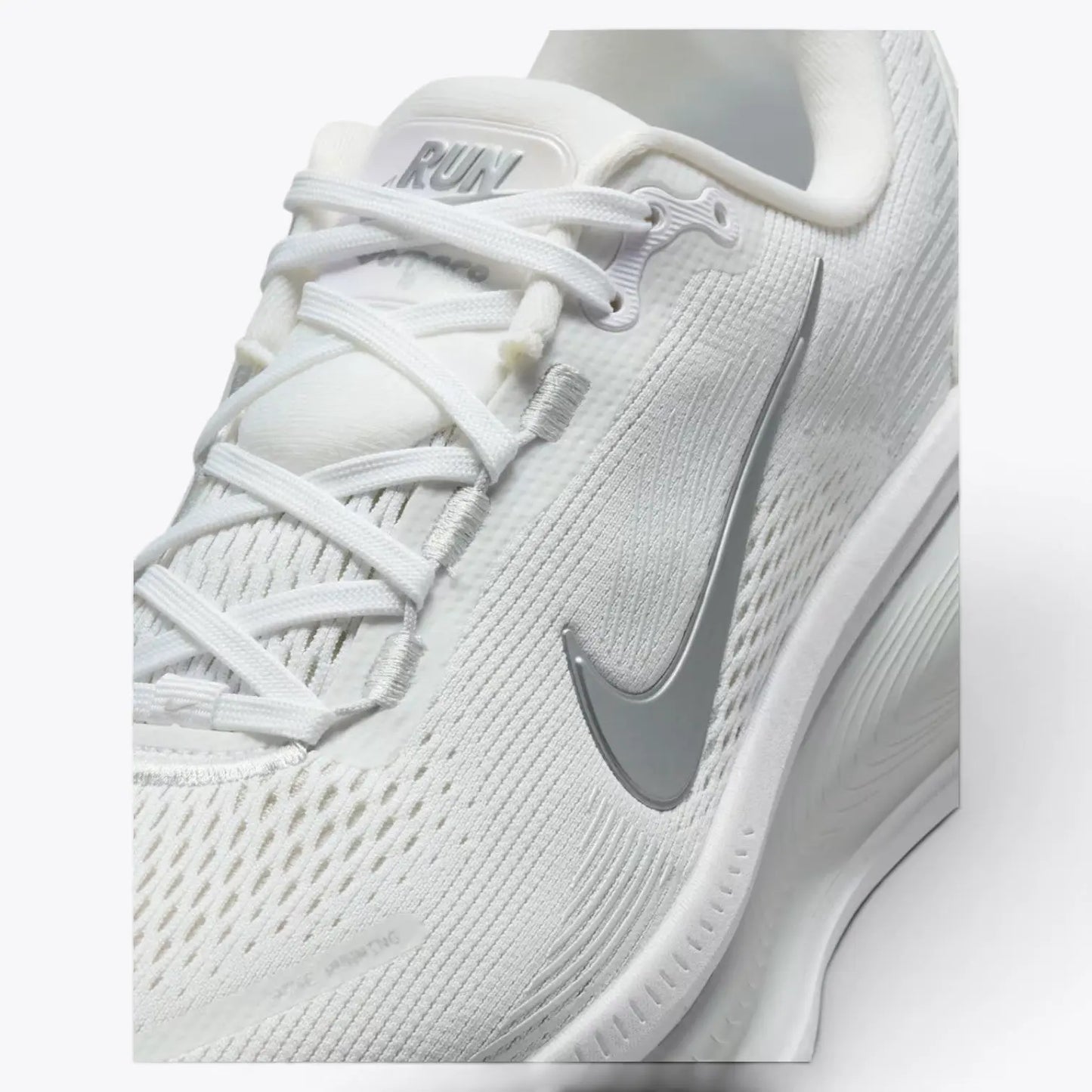 Nike Vomero 18 White Metallic Silver Photon Dust Nike