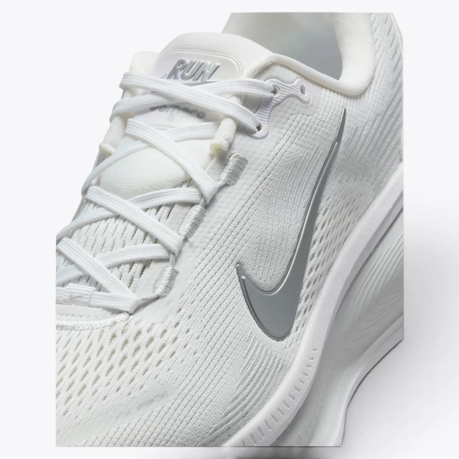 Nike Vomero 18 White Metallic Silver Photon Dust Nike