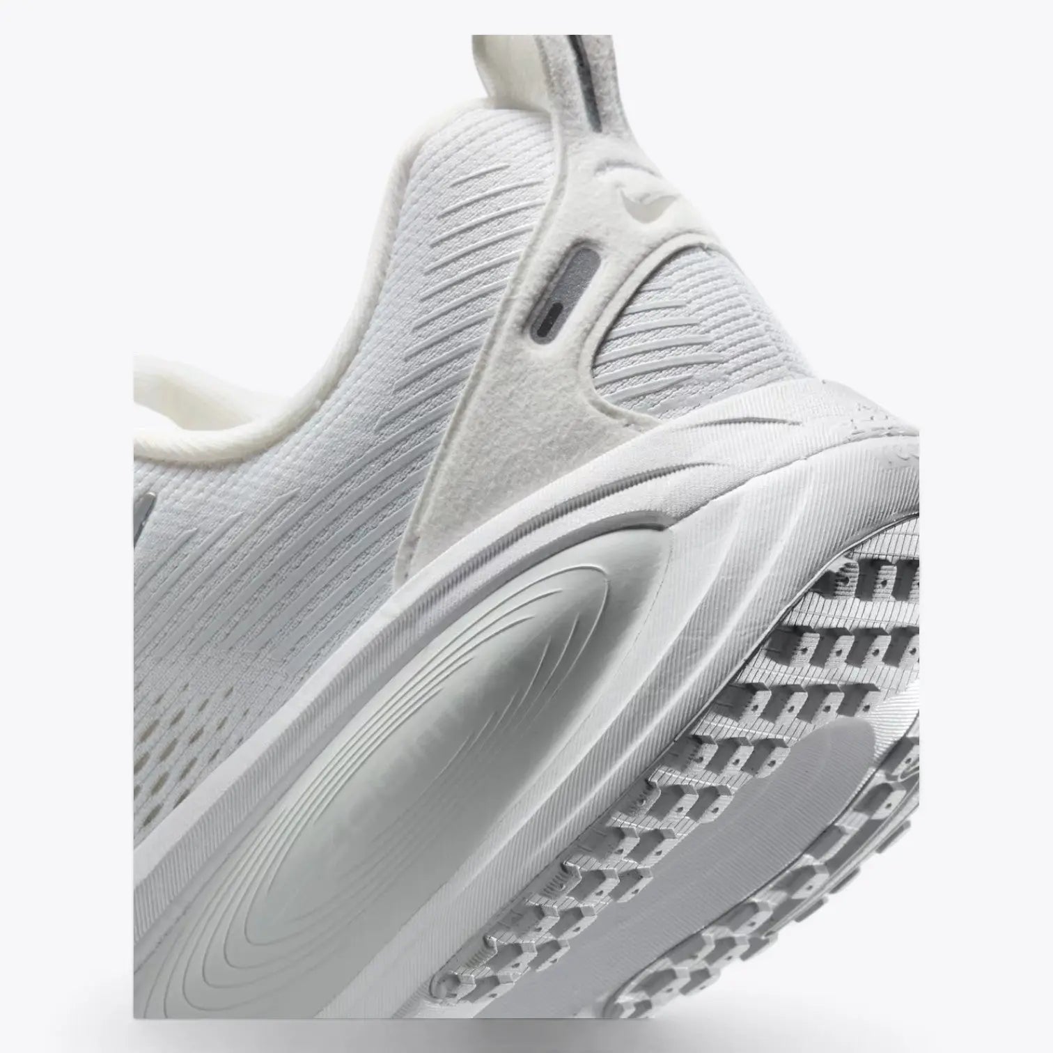 Nike Vomero 18 White Metallic Silver Photon Dust Nike
