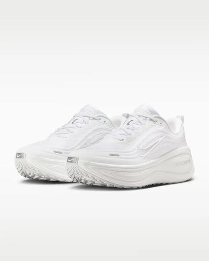 Nike Vomero Plus White Metallic Silver Light Smokey Grey Nike