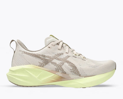 Novablast™ 5 Beige Asics