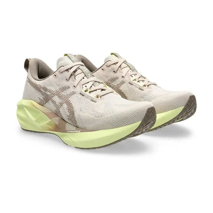 Novablast™ 5 Beige Asics