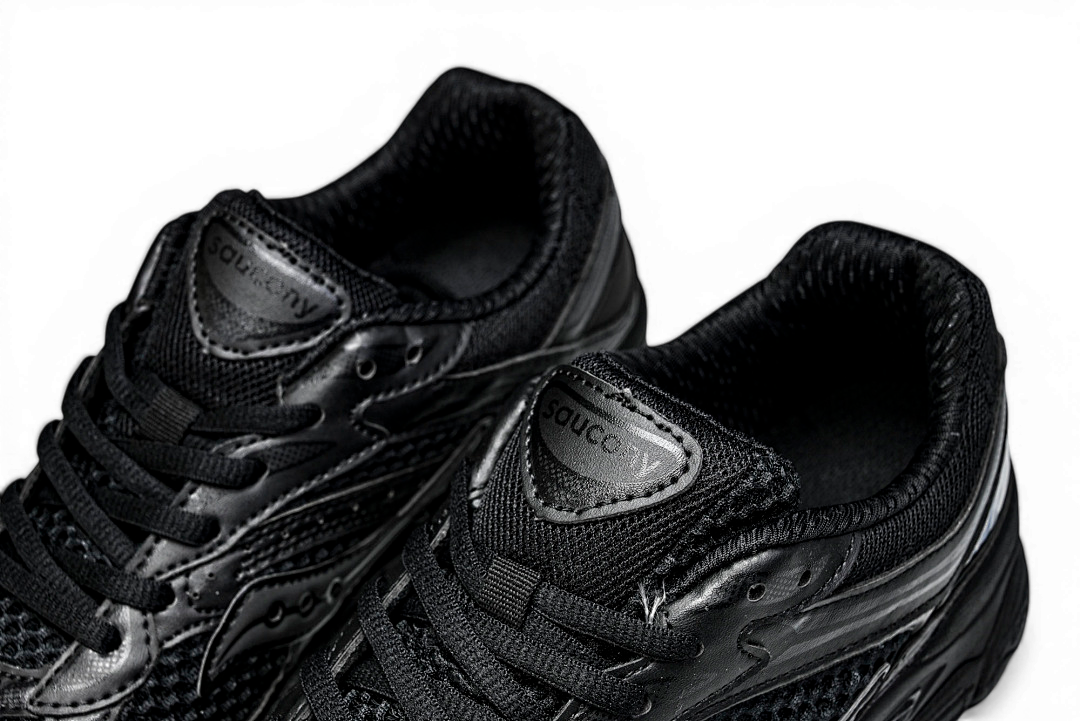 Saucony ProGrid Omni 9 Armor Black – Retro Runner Saucony