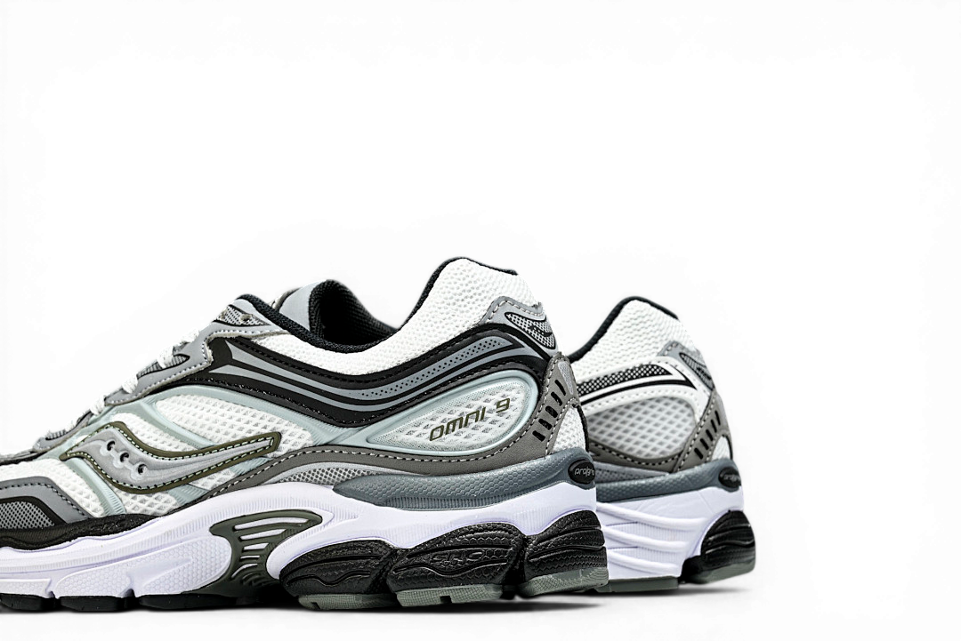 Saucony ProGrid Omni 9 Fabricated Future White Multi Saucony
