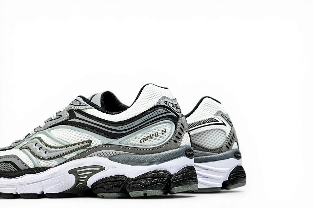Saucony ProGrid Omni 9 Fabricated Future White Multi Saucony