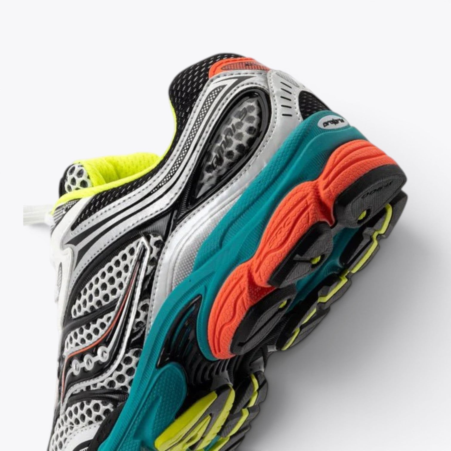 Saucony ProGrid Omni 9 Silver Mutant Saucony