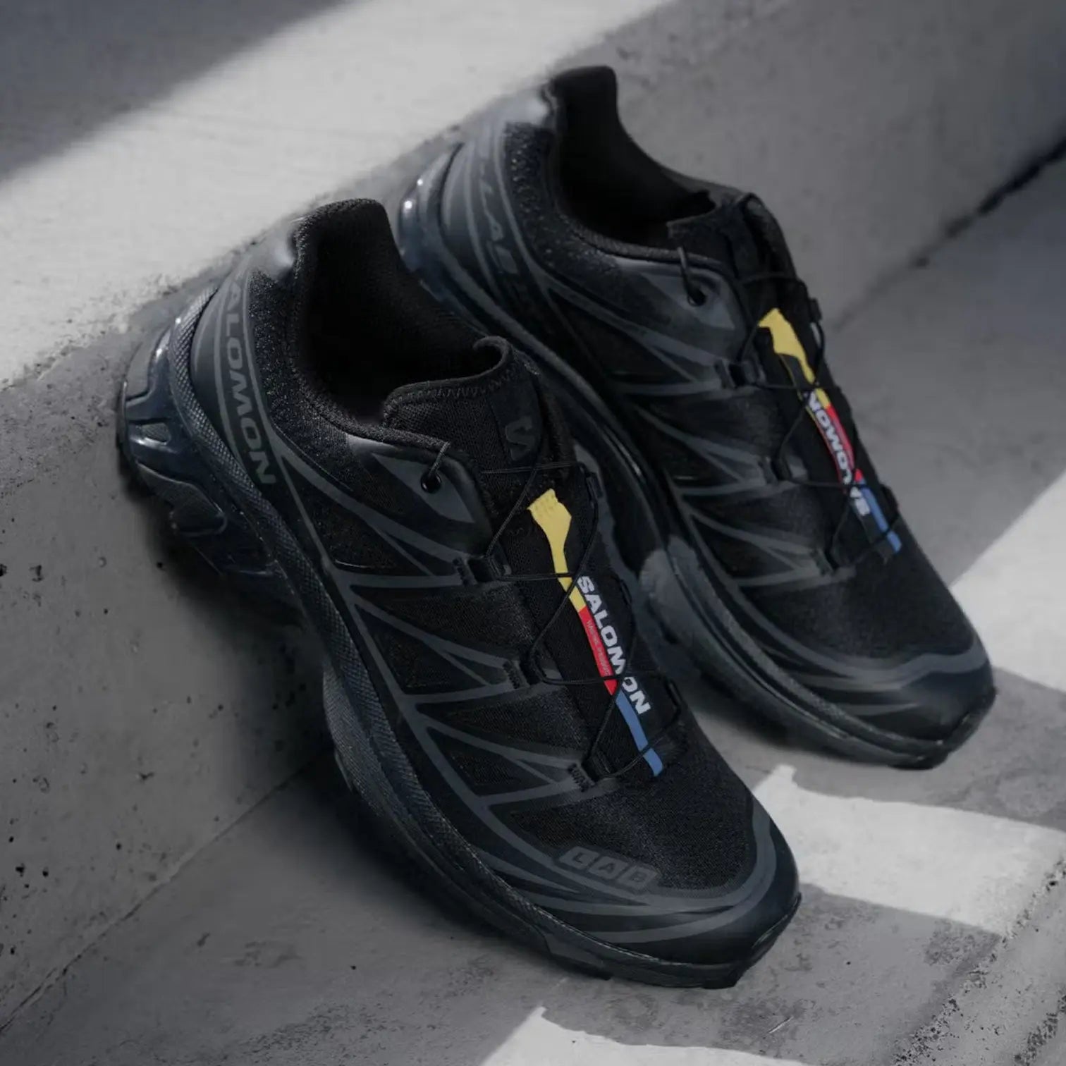 XT-6 Triple Black Salomon