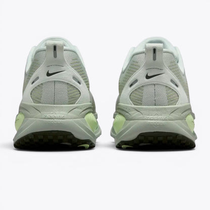 Nike Vomero 18 Light Silver College Grey Barely Volt